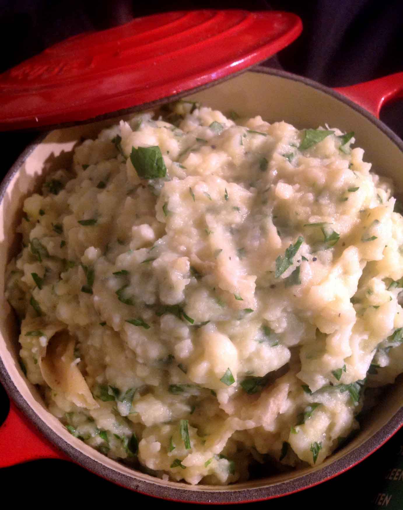 Herbed cauliflower and potato mash - try this healthy recipe!