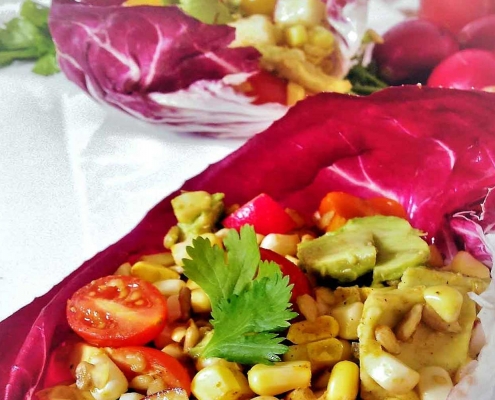 Easy lettuce wraps: Egyptian Spiced salad with corn, avocado and radish