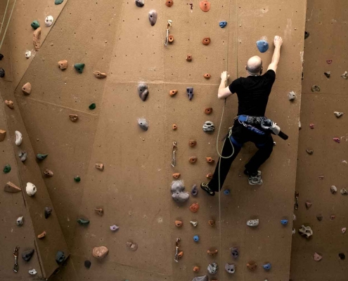 Indoor rock climbing in Chicago benefits for fitness