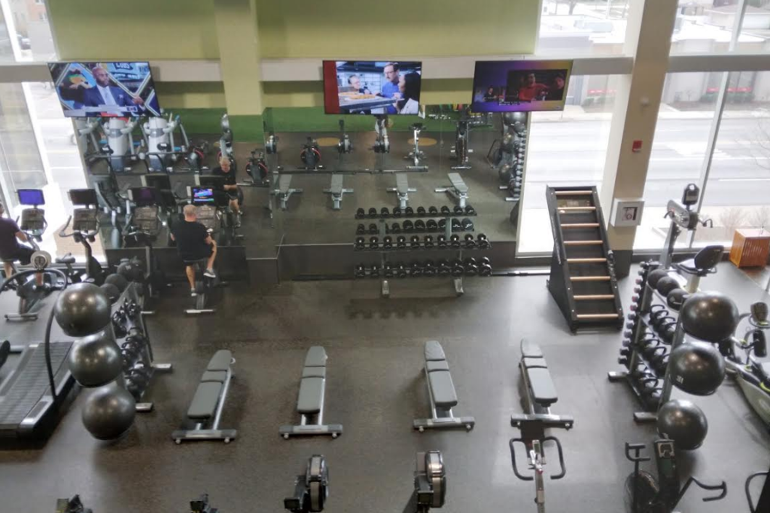 New Strength Area at FFC Park Ridge Fitness Formula Clubs