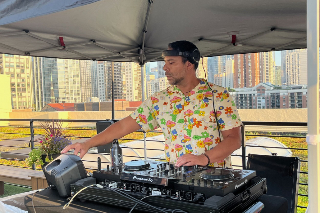 Live DJ on Rooftop Sundeck at Best Gym in Gold Coast.