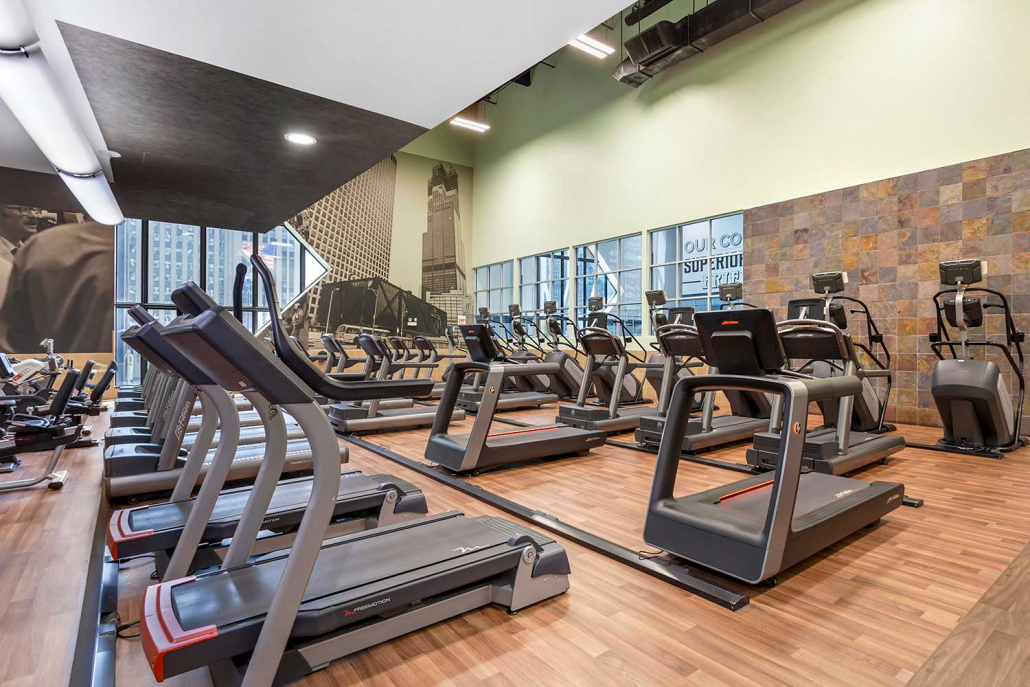 Cardio Floor with treadmills, ellipticals and climb mills at Best Gym in Chicago.