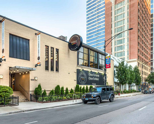 Front Entrance of Best Gym in Old Town Chicago.