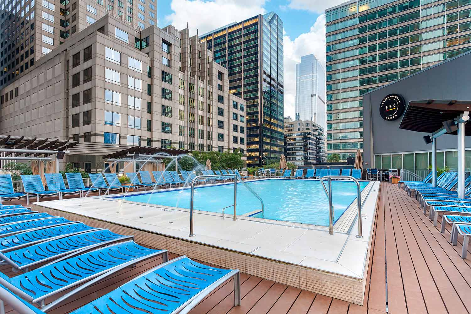FFC West Loop Pool - Fitness Formula Clubs