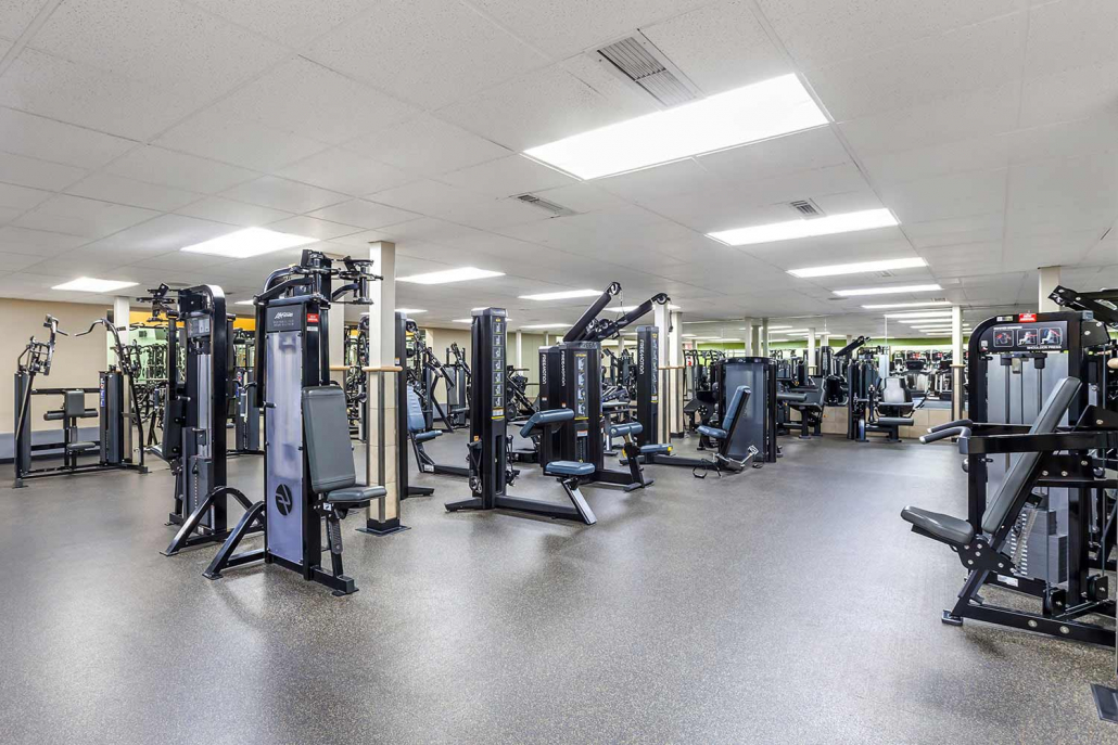 Strength Floor with weight machines inside the Best Gym in Old Town Chicago.